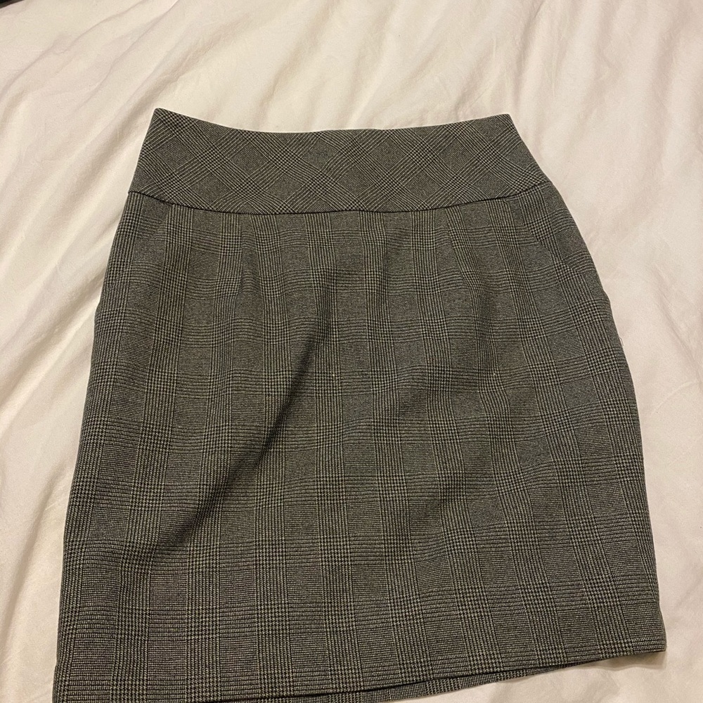 Grey skirt